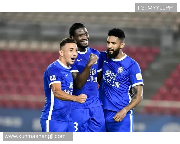 武汉篮球队以83分领跑冠军赛积分榜展现强劲实力与团队合作精神